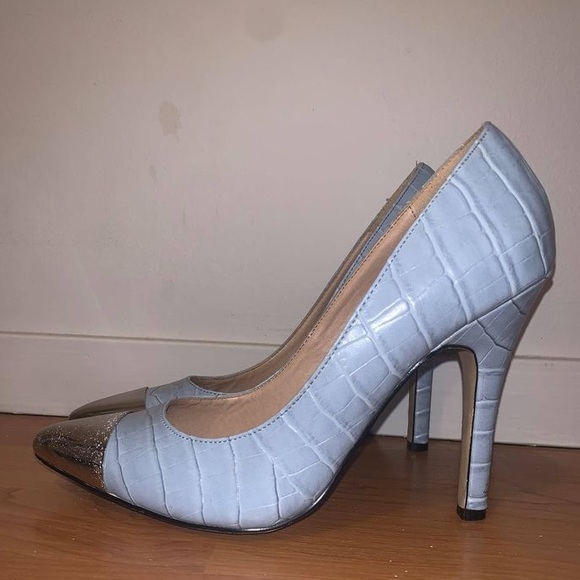 Gorgeous Blue Heels - Picture 3 of 6